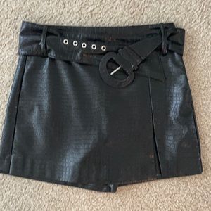 Black fux leather crock skort size large from Zara